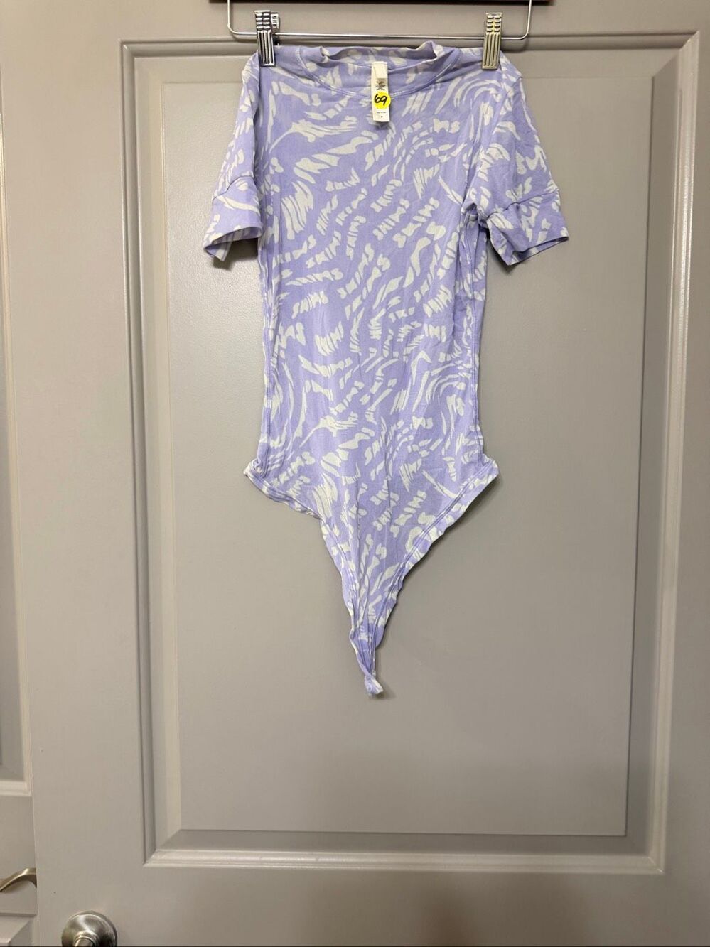 SKIMS Womens Size M Purple All Over Logo Short Sleeve Bodysuit NWOT